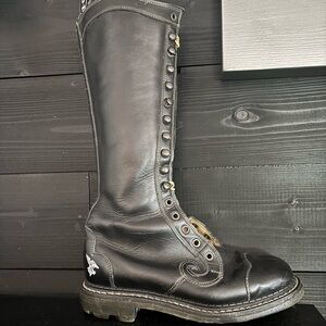 Vintage  John Fluevog high lace up black leather boots. Size 6 men’s 8 women’s